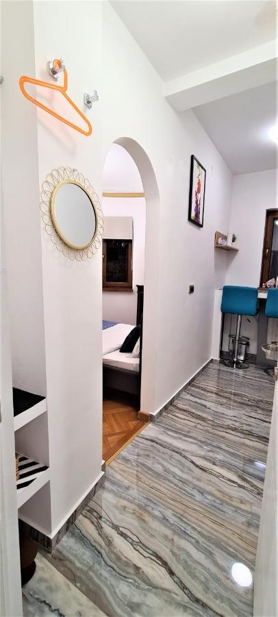 Central Arghezi University Square Lägenhet Bukarest Exteriör bild